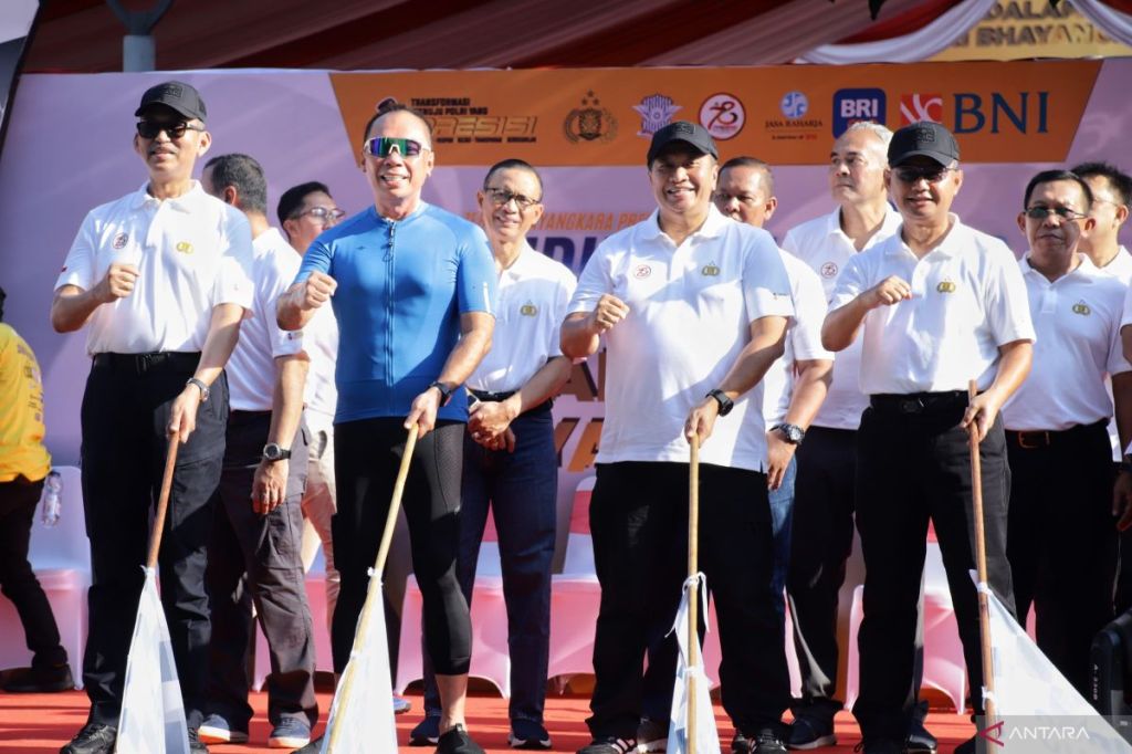 Flag Off Zebra Bhayangkara Presisi Sudirman Loop 2024, Rivan A. Purwantono ungkap Jakarta tempat yang baik untuk olahraga&nbsp;sepeda