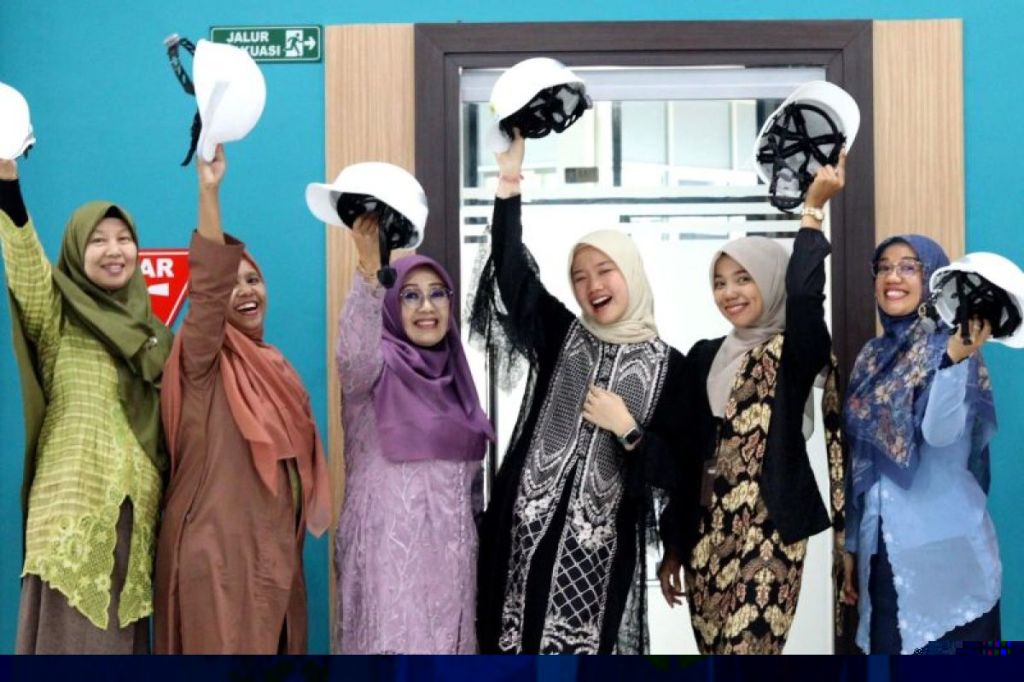 Hari Kebaya Nasional, Srikandi PLN turut kawal&nbsp;kelistrikan