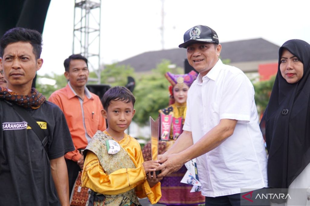 Sanggar seni Umbuik Mudo Sungai Batang raih juara pertama festival tambua&nbsp;tansa