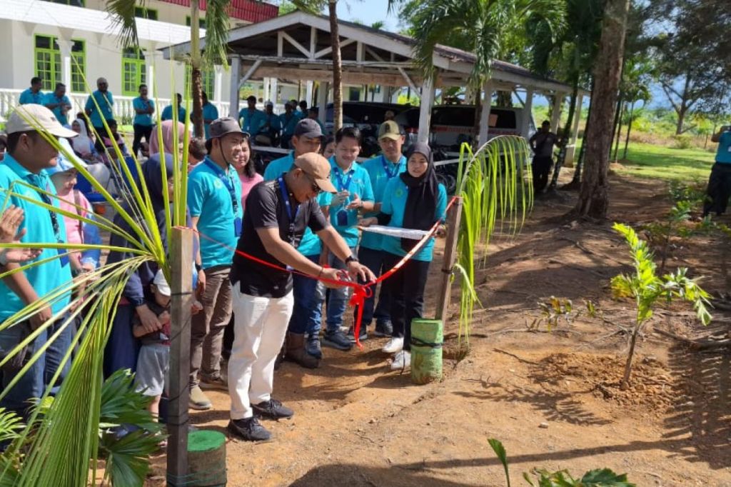 PT BPP Sungai Aur Pasaman Barat resmikan Pondok MDTA dan tanam&nbsp;pohon