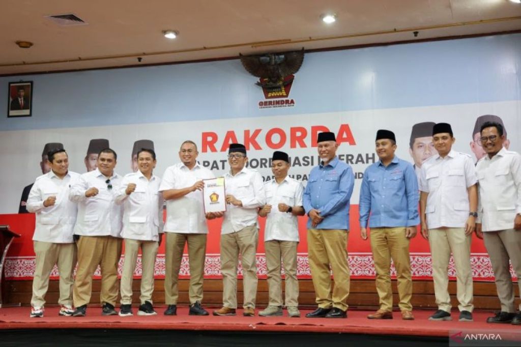 Partai Gerindra Deklarasikan Hendri Septa-Hidayat Maju Pilkada Kota&nbsp;Padang