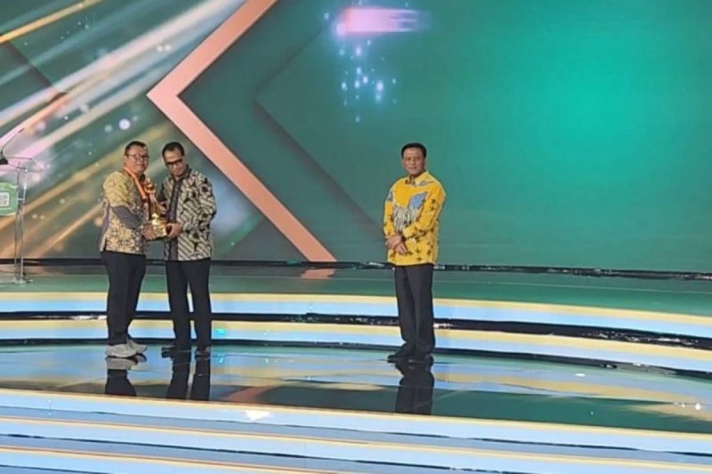 Berikan layanan transportasi, Pemkab Tanah Datar terima penghargaan Wahana Tata Nugraha dari&nbsp;Kemenhub