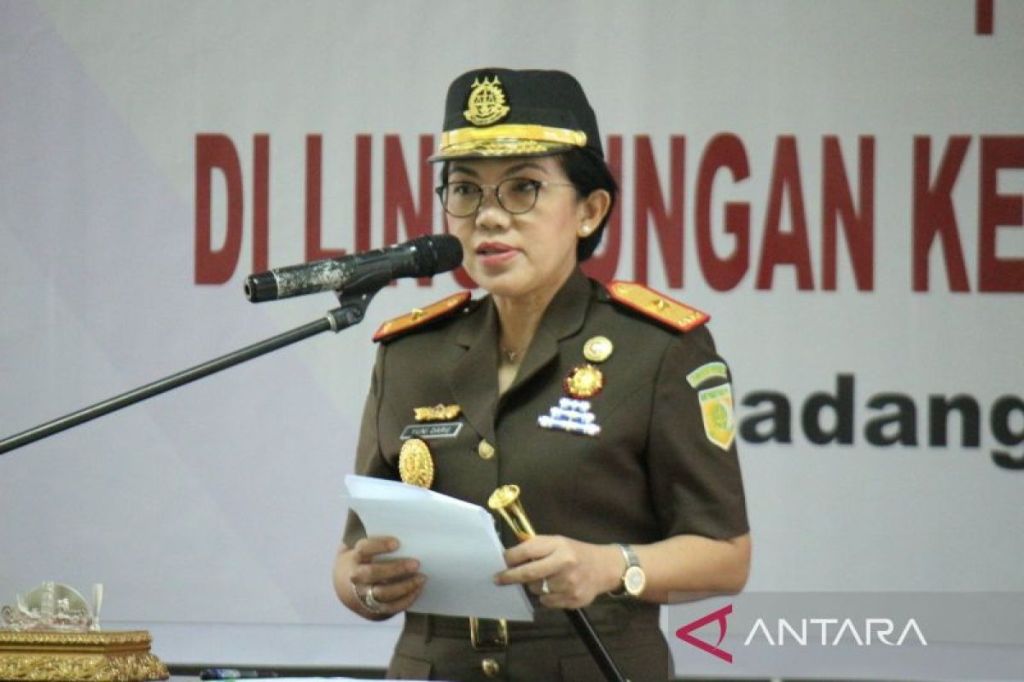 Kepala Kejati Sumbar perintahkan Jaksa terapkan hidup&nbsp;sederhana